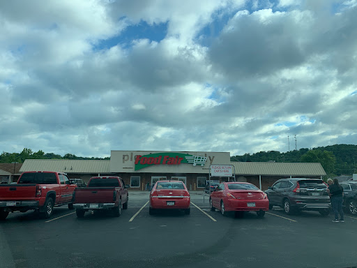 Grocery Store «Piggly Wiggly», reviews and photos, 18 Perry Morris Square, Milton, WV 25541, USA