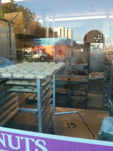 Donut Shop «Shipley Do-Nuts», reviews and photos, 501 E Abram St, Arlington, TX 76010, USA