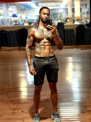 24 Hour Fitness image