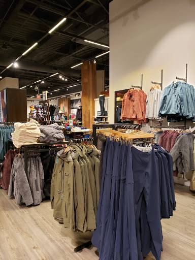 Clothing Store «L.L. Bean», reviews and photos, 5901 E Galbraith Rd #110, Cincinnati, OH 45236, USA