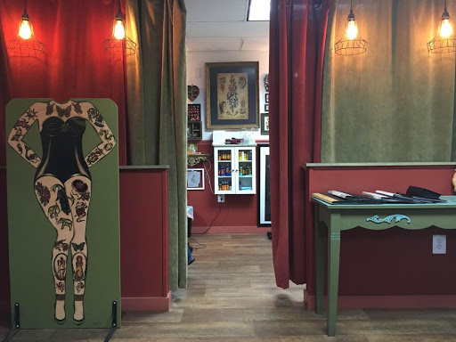 Tattoo Shop «American Tattoo Studio», reviews and photos, 1434 Souder Rd # A, Knoxville, MD 21758, USA