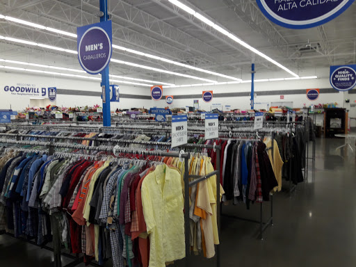 Thrift Store «99th & Camelback Goodwill Retail Store & Donation Center», reviews and photos, 10005 W Camelback Rd, Phoenix, AZ 85037, USA