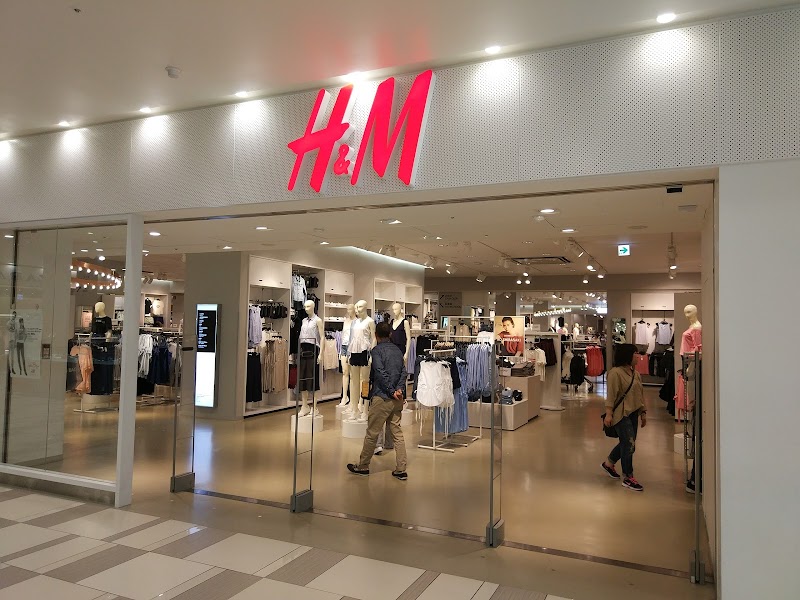 H&M 神戸ハーバーランドumie店
