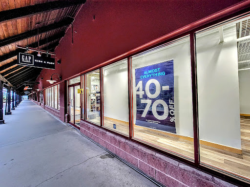 Clothing Store «Gap Outlet», reviews and photos, 5050 Factory Shops Blvd, Castle Rock, CO 80108, USA