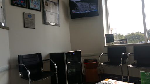 Auto Repair Shop «Virginia Tire & Auto of South Riding», reviews and photos, 43230 Defender Dr, Chantilly, VA 20152, USA