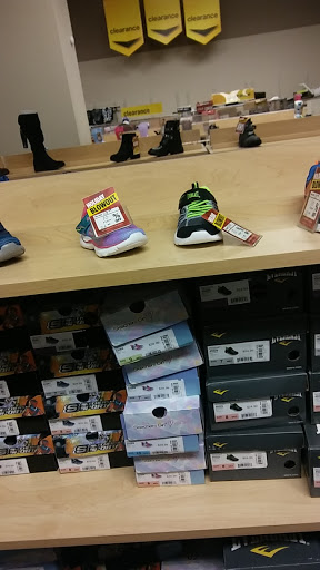 Department Store «Sears», reviews and photos, 29500 W Seven Mile Rd, Livonia, MI 48152, USA