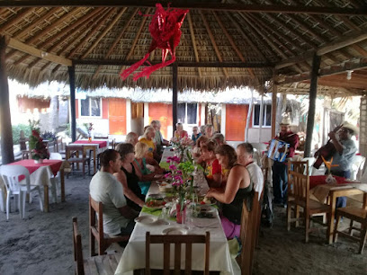 Restaurant-Bar “Los Almendros” - Av Alfonso Perez Gasca s/n, Bahia Principal, 71984 Puerto Escondido, Oax., Mexico