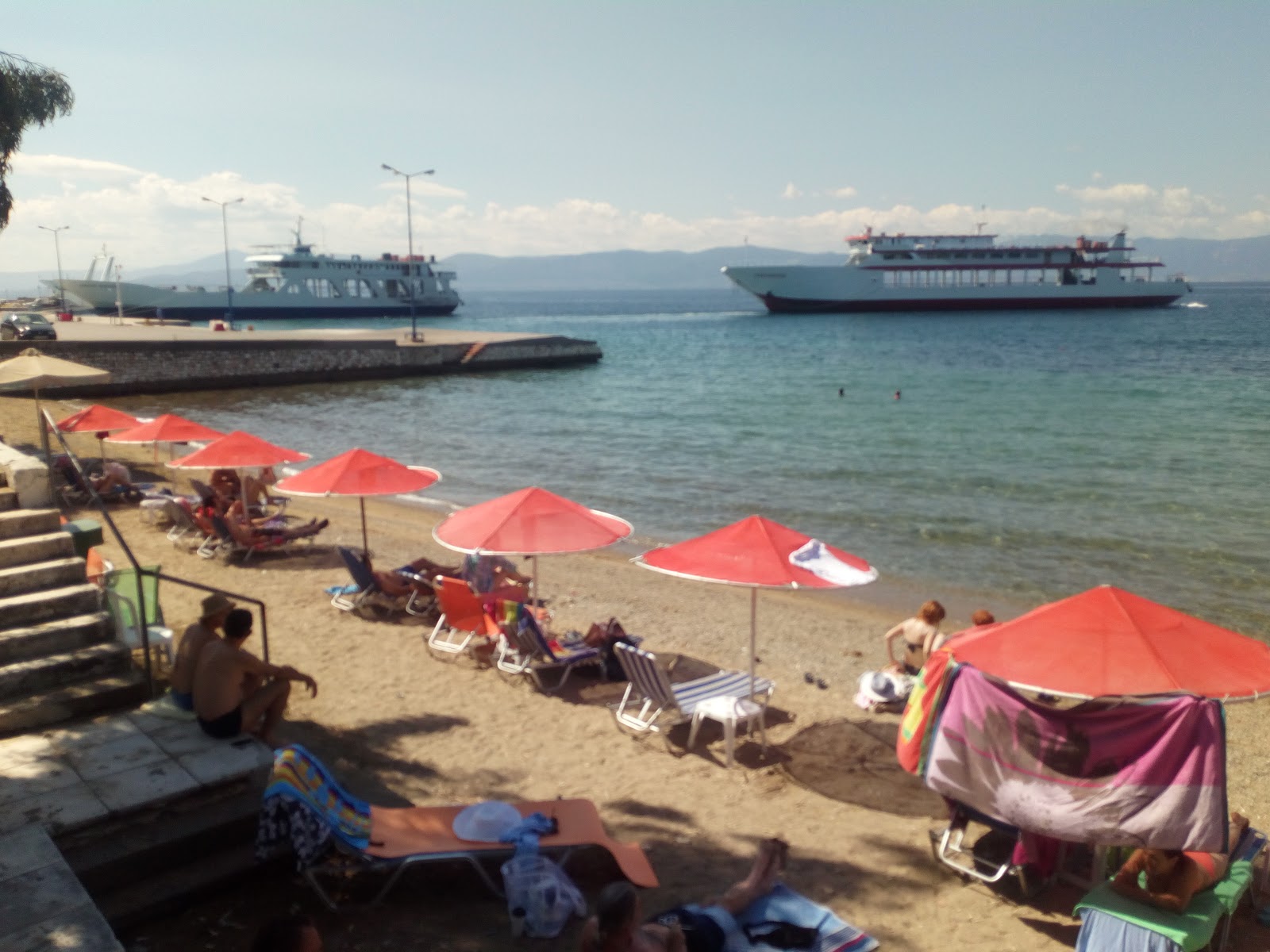 Foto af Agios Nikolaou beach med høj niveau af renlighed