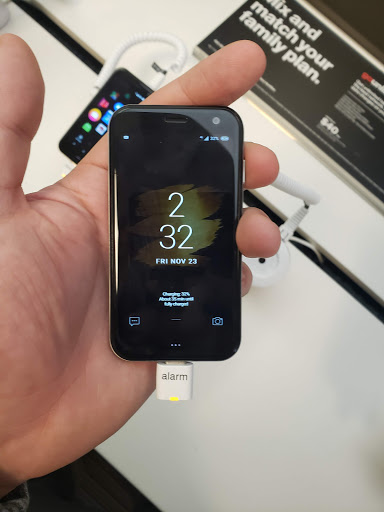 Cell Phone Store «Verizon», reviews and photos, 596 Randall Rd, South Elgin, IL 60177, USA