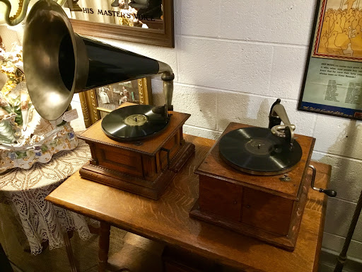 Used Furniture Store «Barrington Resale Shop», reviews and photos, 2214 E Algonquin Rd, Algonquin, IL 60102, USA