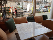 Atmosphère du Café Café Obrkof à Paris - n°9