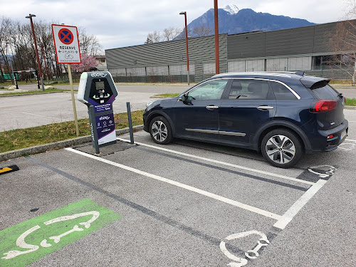 Borne de recharge de véhicules électriques Réseau eborn Station de recharge Thyez
