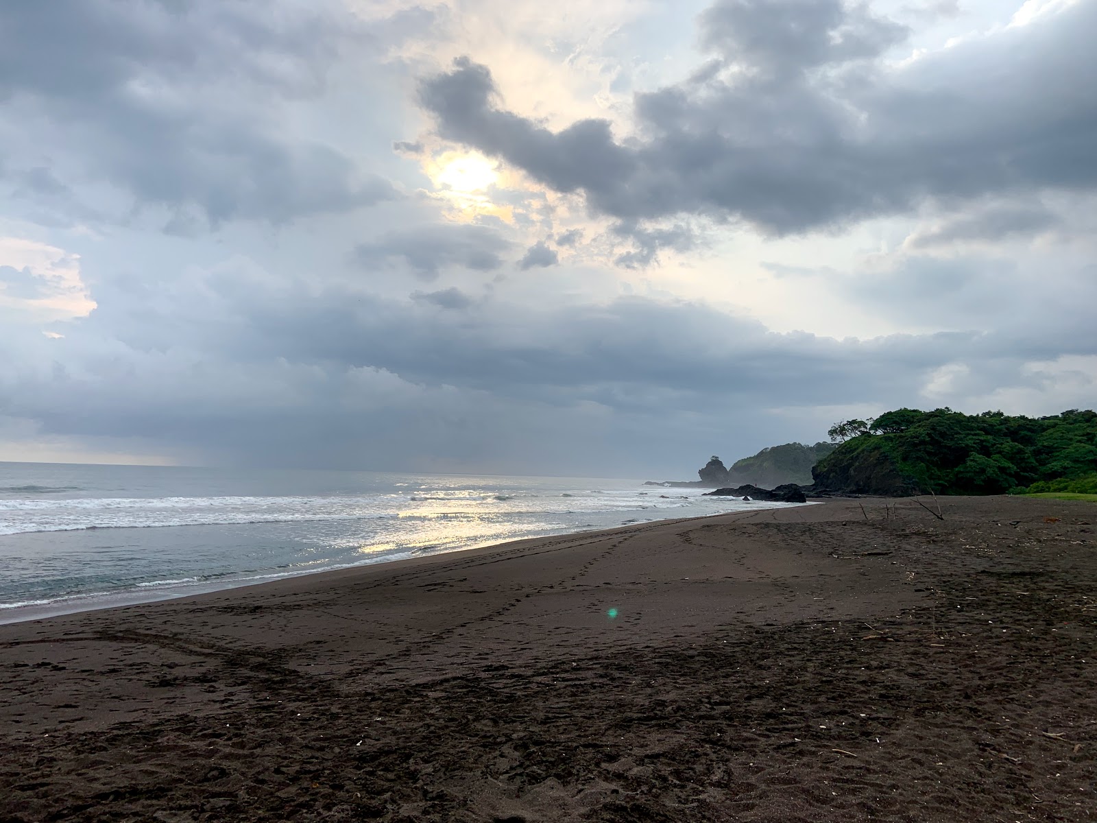 Photo de Playa del Ostional - endroit populaire parmi les connaisseurs de la détente