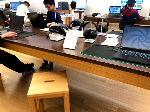 Computer Store «Microsoft Store - Park Meadows Mall», reviews and photos, 8505 Park Meadows Center Dr #2095, Lone Tree, CO 80124, USA