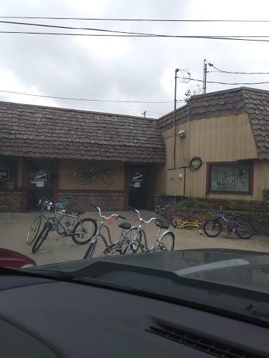 Outdoor Sports Store «Switchback Gear Exchange», reviews and photos, 2166 Plainfield Ave NE, Grand Rapids, MI 49505, USA