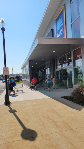 Supermarket «ALDI», reviews and photos, 870 W Columbia Ave, Battle Creek, MI 49015, USA