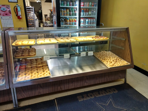 Young Donuts, 6102 Samuell Blvd # 100, Dallas, TX 75228, USA, 