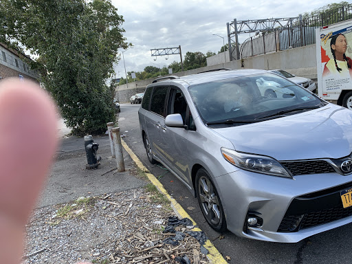 Used Car Dealer «Hertz Car Sales Rockville Centre», reviews and photos, 1297 Woodfield Rd, Rockville Centre, NY 11570, USA