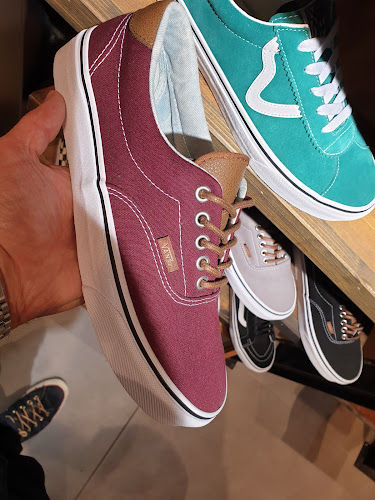 Reviews of VANS Store Glasgow in Glasgow - Clothing store