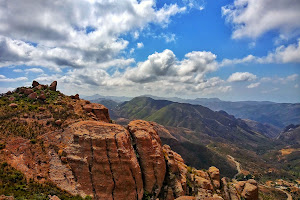 Sandstone Peak Trailhead Parking