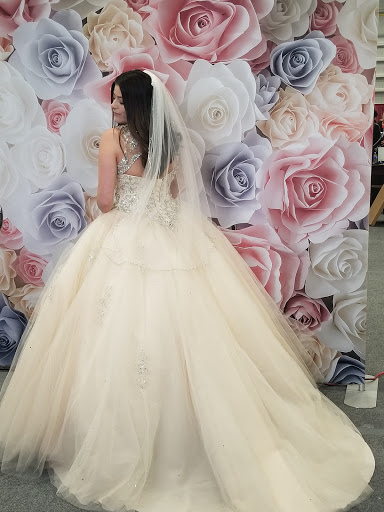 Bridal Shop «Sue Ames Bridal Outlet», reviews and photos, 202 N 10th St, Allentown, PA 18102, USA