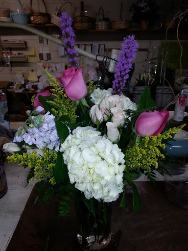 Florist «A & B Florist», reviews and photos, 908 S Cashua Dr, Florence, SC 29501, USA