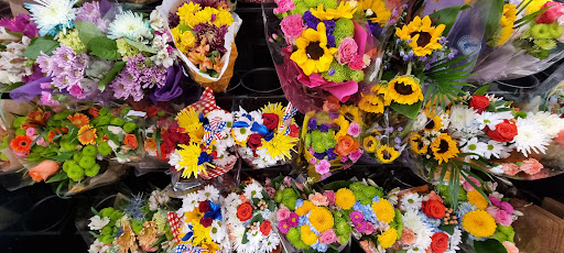 Grocery Store «D & W Fresh Market», reviews and photos, 2181 Wealthy St SE, East Grand Rapids, MI 49506, USA