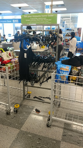 Clothing Store «Ross Dress for Less», reviews and photos, 212 Towne Center Dr, Compton, CA 90220, USA
