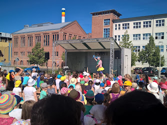 Clownin Viola - Theater mit Musik, Luftballons, Riesen-Seifenblasen