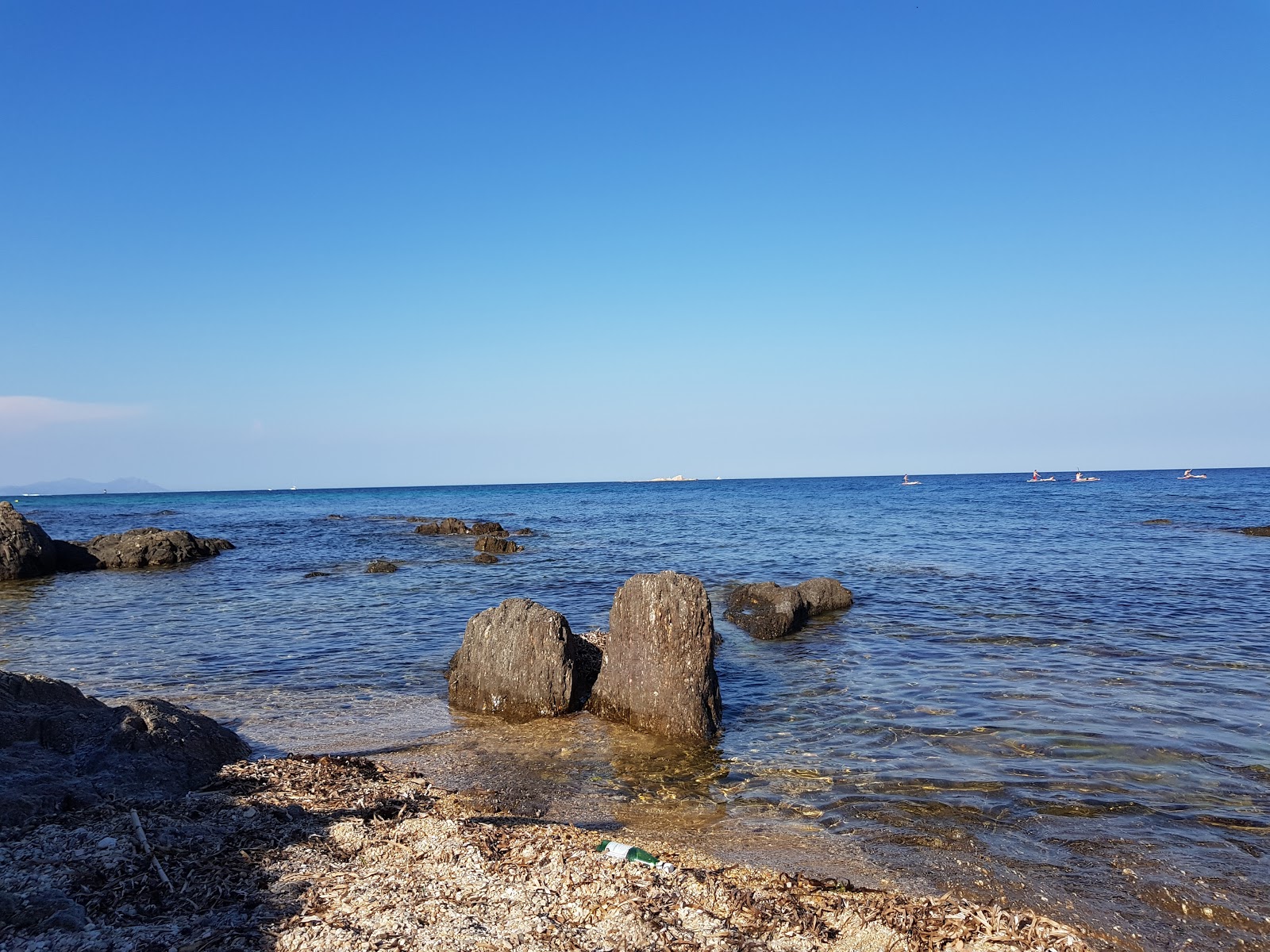 Foto von Plage de Capon mit felsiges gelände Oberfläche