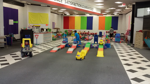 Shopping Mall «Diamond Run Mall», reviews and photos, 46 Diamond Run Pl, Rutland, VT 05701, USA