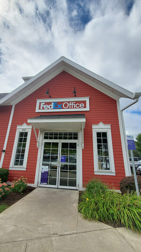 Print Shop «FedEx Office Print & Ship Center», reviews and photos, 202 High Point Drive, Victor, NY 14564, USA