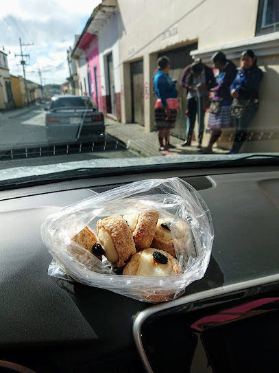 Panadería y Pastelería Laurita