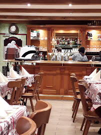 Atmosphère du Restaurant de spécialités alsaciennes Restaurant La Flamme / Brasserie La Passerelle à Ensisheim - n°4