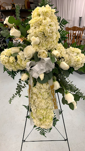 Florist «Pretty Petals Floral Boutique», reviews and photos, 2932 Hillcrest Dr, San Antonio, TX 78201, USA