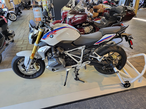 BMW Motorcycle Dealer «BMW Motorcycles of Louisville», reviews and photos, 1700 Arthur St, Louisville, KY 40208, USA