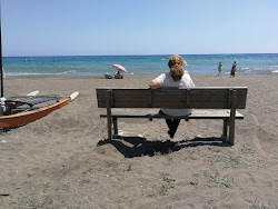 Photo de Playa de Torre de Benagalbon - endroit populaire parmi les connaisseurs de la détente