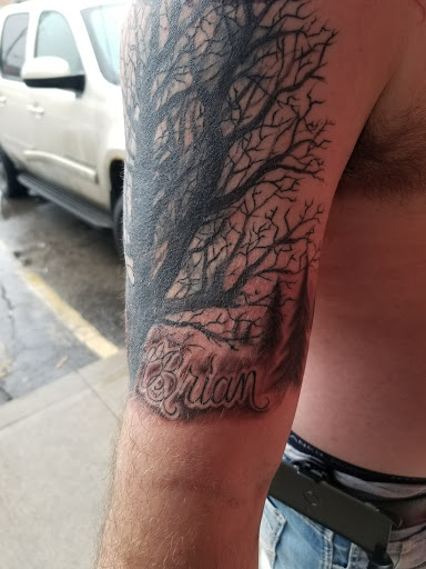 Tattoo Shop «Twisted Graphics Studio», reviews and photos, 4971 N High St, Columbus, OH 43214, USA