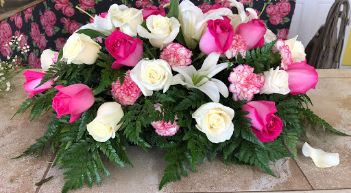 Florist «Roses Just Because/Hub Florist Of Lutz», reviews and photos, 18721 N Dale Mabry Hwy, Lutz, FL 33548, USA