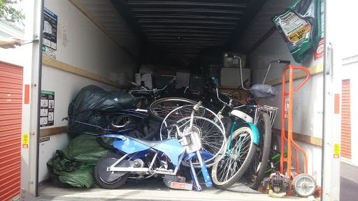 Truck Rental Agency «U-Haul Moving & Storage at El Camino Ave», reviews and photos, 1850 Glenrose Ave, Sacramento, CA 95815, USA