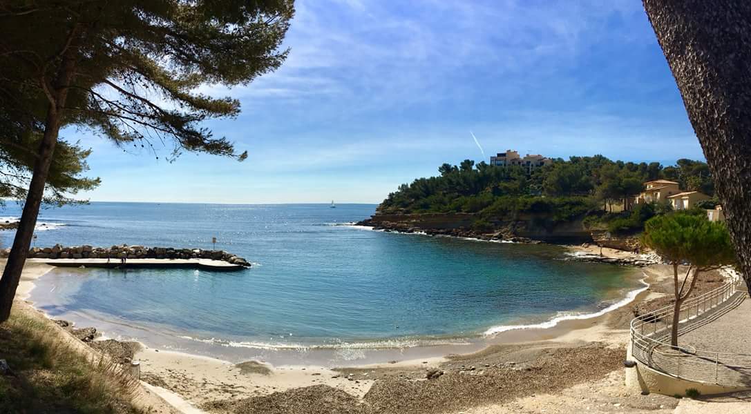 Foto av Cap Rousset beach med liten vik