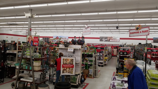 Home Improvement Store «Tractor Supply Co.», reviews and photos, 321 N 3rd St, Oxford, PA 19363, USA