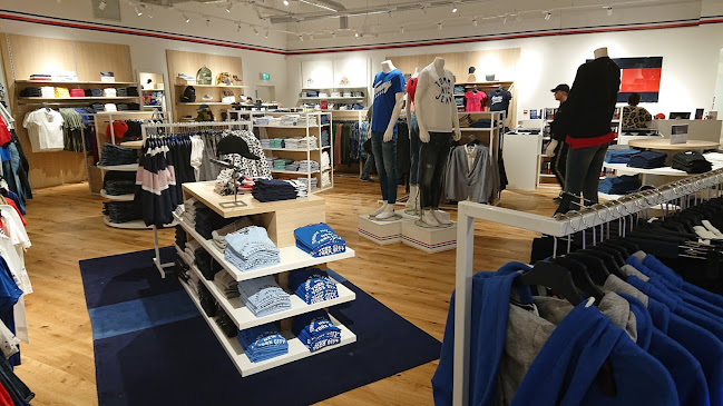 Reviews of Tommy Hilfiger Outlet in London - Clothing store