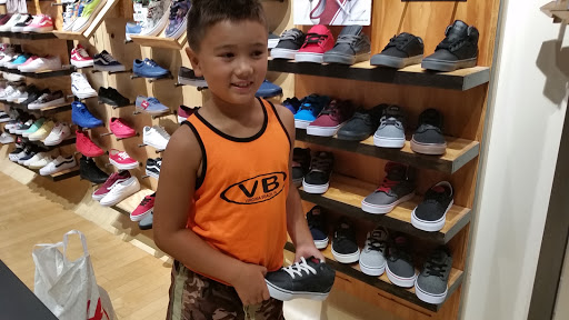 Shoe Store «Vans», reviews and photos, 300 Monticello Ave #121, Norfolk, VA 23510, USA