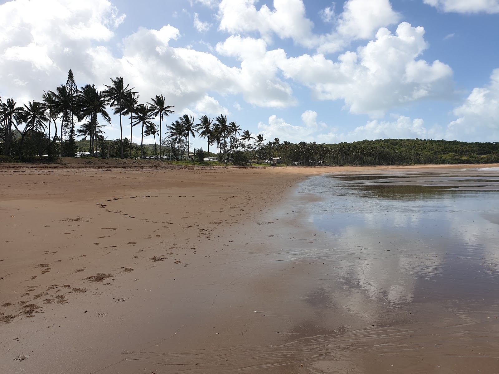Φωτογραφία του Grasstree Beach με φωτεινή άμμος επιφάνεια