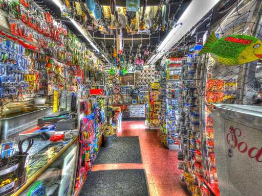 Lucky Bait and Tackle, 289 Market St, Warren, RI 02885, USA, 
