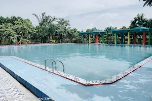 Mega Jaya Garden kolam renang image