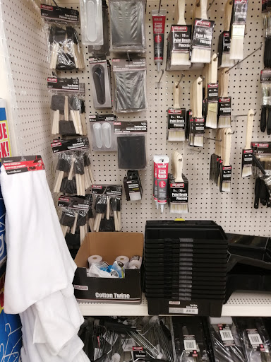 Dollar Store «Dollar Tree», reviews and photos, 918 E New York St #130, Aurora, IL 60505, USA