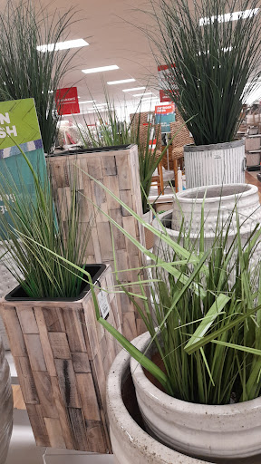 HomeGoods image