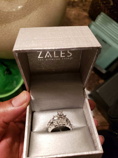 Jewelry Store «Zales - The Diamond Store», reviews and photos, 1801 Beltline Rd SW, Decatur, AL 35601, USA